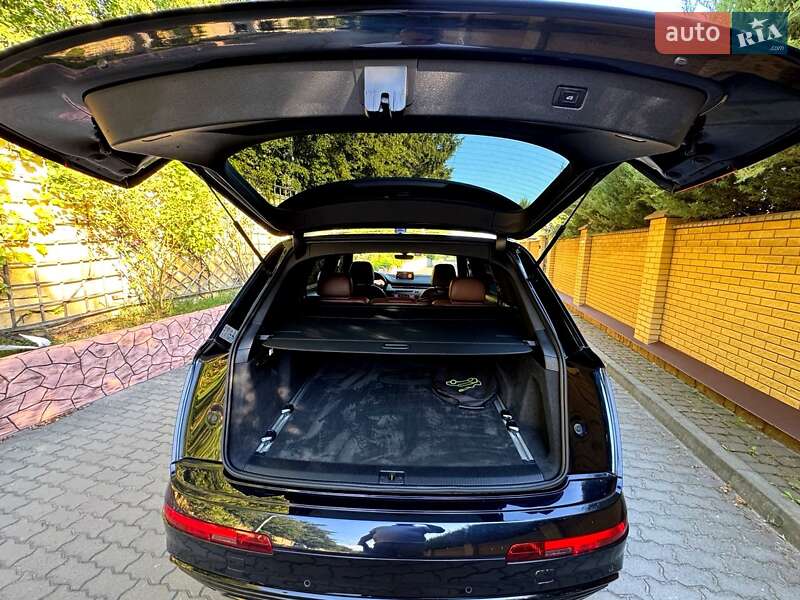 Внедорожник / Кроссовер Audi Q7 2016 в Хмельницком
