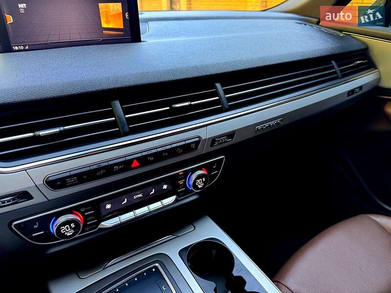 Внедорожник / Кроссовер Audi Q7 2016 в Хмельницком