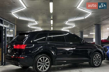 Позашляховик / Кросовер Audi Q7 2016 в 