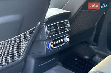 Внедорожник / Кроссовер Audi Q7 2015 в 