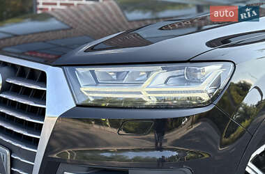 Внедорожник / Кроссовер Audi Q7 2015 в 