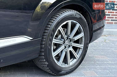 Внедорожник / Кроссовер Audi Q7 2015 в 