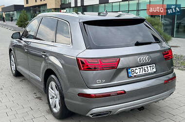Внедорожник / Кроссовер Audi Q7 2015 в 