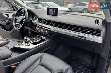 Внедорожник / Кроссовер Audi Q7 2015 в 
