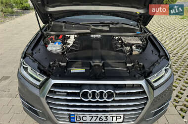 Внедорожник / Кроссовер Audi Q7 2015 в 