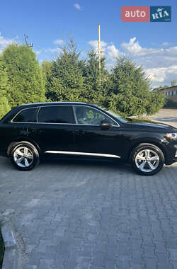 Внедорожник / Кроссовер Audi Q7 2020 в 