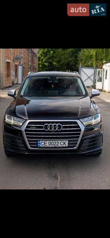 Внедорожник / Кроссовер Audi Q7 2016 в 