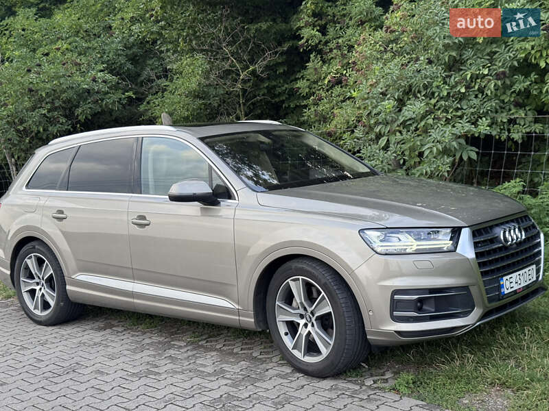 Внедорожник / Кроссовер Audi Q7 2017 в 