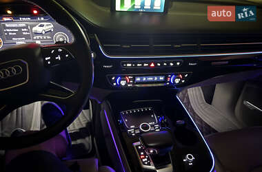Внедорожник / Кроссовер Audi Q7 2017 в 