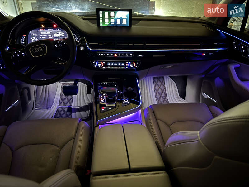Внедорожник / Кроссовер Audi Q7 2017 в Черновцах