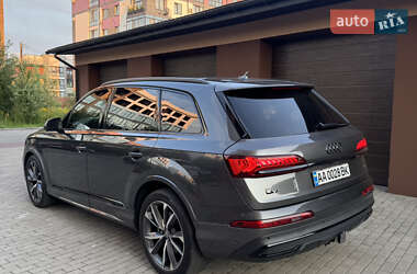 Внедорожник / Кроссовер Audi Q7 2020 в 