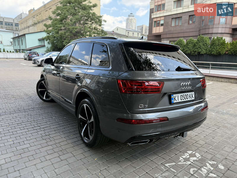 Внедорожник / Кроссовер Audi Q7 2018 в Киеве