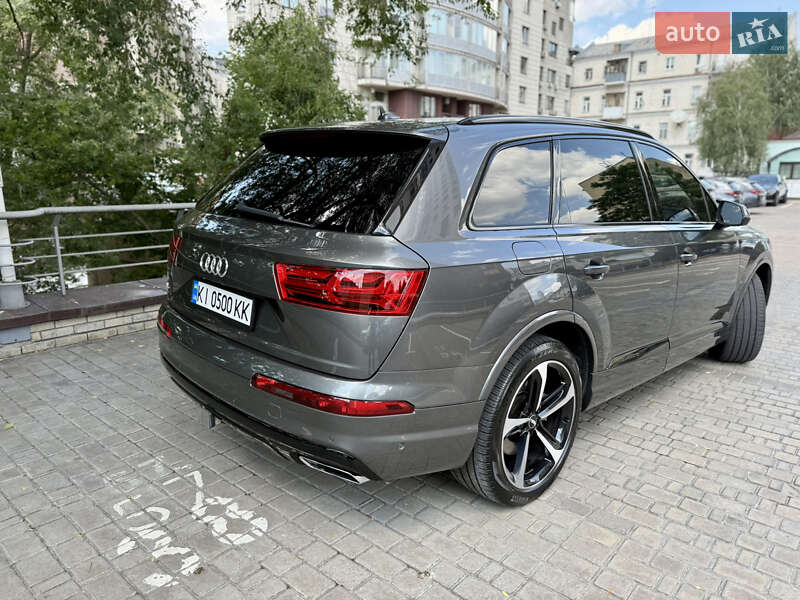 Внедорожник / Кроссовер Audi Q7 2018 в Киеве