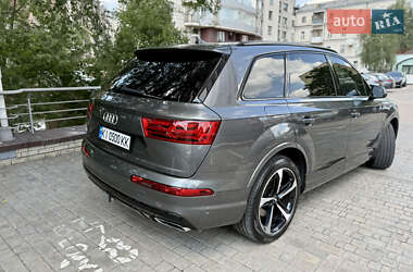 Внедорожник / Кроссовер Audi Q7 2018 в 