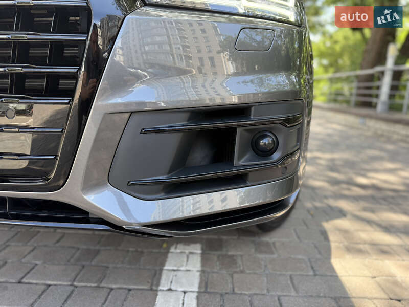 Внедорожник / Кроссовер Audi Q7 2018 в Киеве