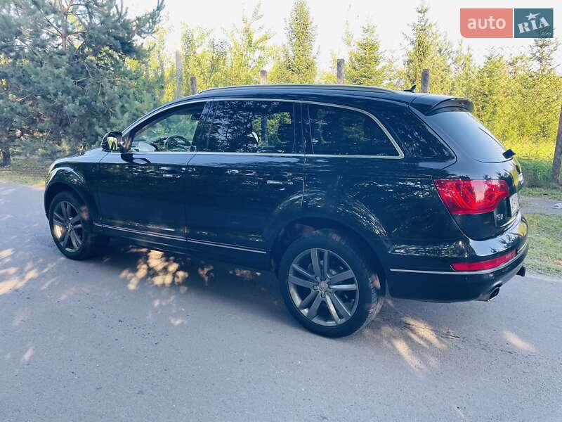Внедорожник / Кроссовер Audi Q7 2013 в Ужгороде