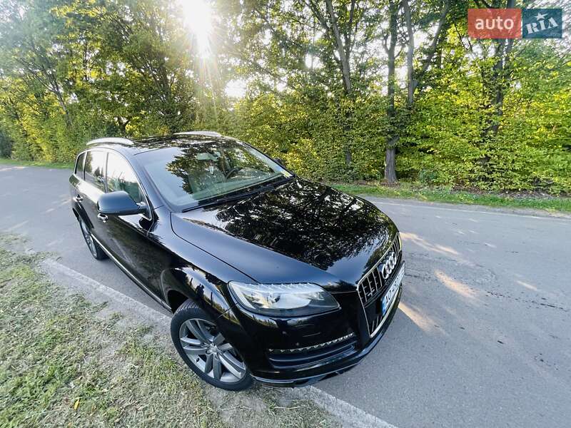 Внедорожник / Кроссовер Audi Q7 2013 в Ужгороде