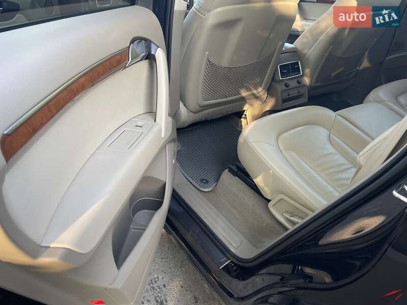 Внедорожник / Кроссовер Audi Q7 2013 в Ужгороде