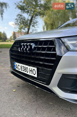 Внедорожник / Кроссовер Audi Q7 2017 в 
