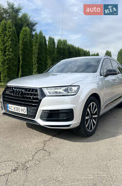 Внедорожник / Кроссовер Audi Q7 2017 в 
