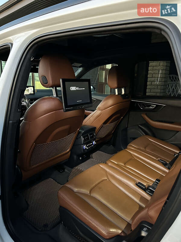 Внедорожник / Кроссовер Audi Q7 2017 в Луцке