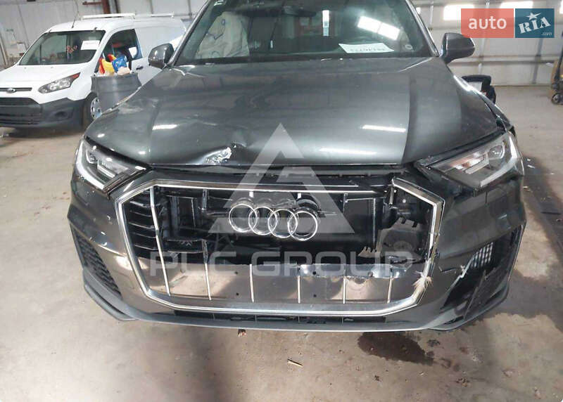 Внедорожник / Кроссовер Audi Q7 2021 в 