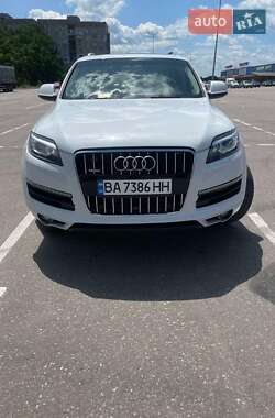 Внедорожник / Кроссовер Audi Q7 2014 в 