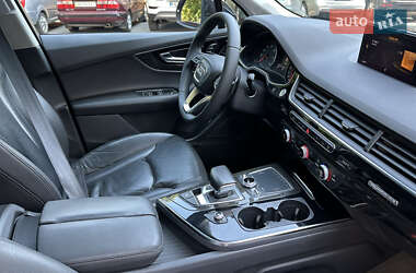 Позашляховик / Кросовер Audi Q7 2017 в 