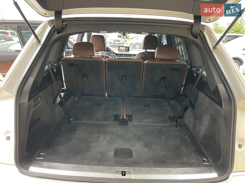 Позашляховик / Кросовер Audi Q7 2016 в Львові
