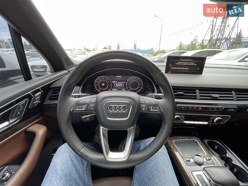 Позашляховик / Кросовер Audi Q7 2016 в Львові
