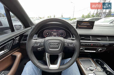 Внедорожник / Кроссовер Audi Q7 2016 в 