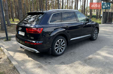 Внедорожник / Кроссовер Audi Q7 2016 в 