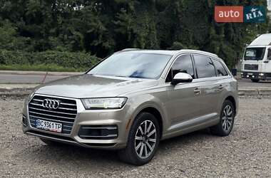 Внедорожник / Кроссовер Audi Q7 2016 в 