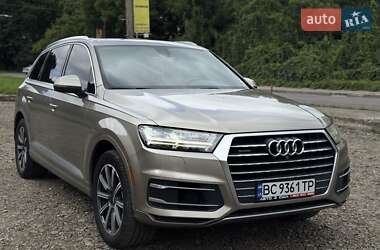Внедорожник / Кроссовер Audi Q7 2016 в 