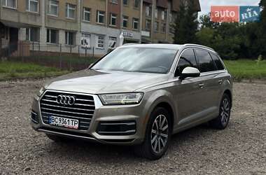 Внедорожник / Кроссовер Audi Q7 2016 в 