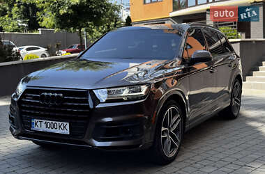 Внедорожник / Кроссовер Audi Q7 2018 в 
