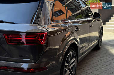 Внедорожник / Кроссовер Audi Q7 2018 в 