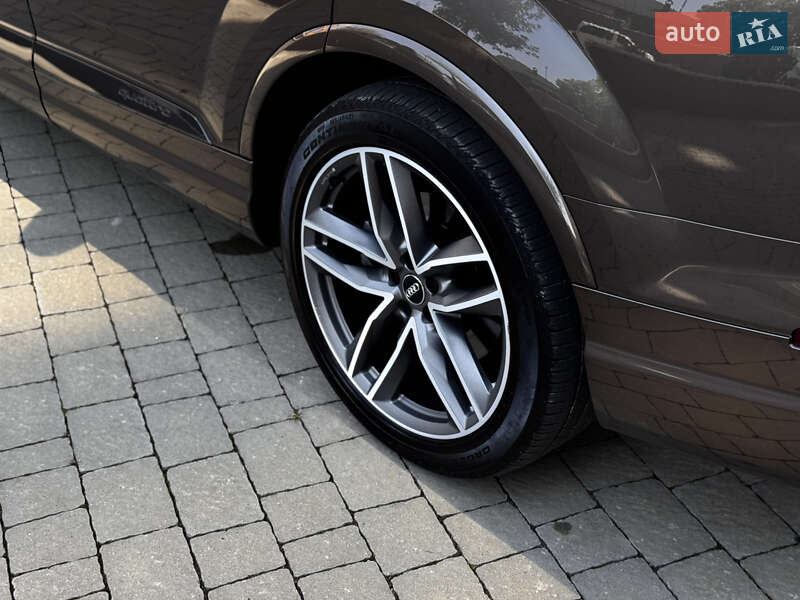 Позашляховик / Кросовер Audi Q7 2018 в Івано-Франківську