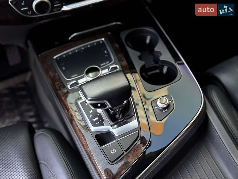 Позашляховик / Кросовер Audi Q7 2018 в Івано-Франківську