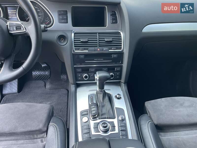 Внедорожник / Кроссовер Audi Q7 2014 в Черновцах