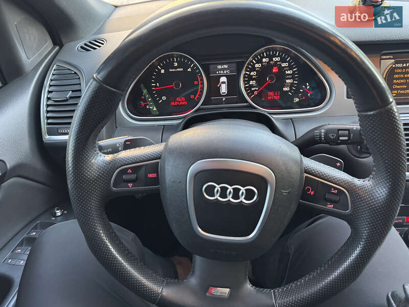 Внедорожник / Кроссовер Audi Q7 2010 в Черновцах