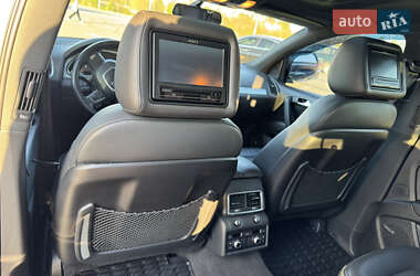 Позашляховик / Кросовер Audi Q7 2010 в 