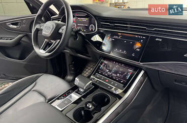 Внедорожник / Кроссовер Audi Q7 2021 в 