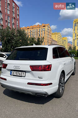 Внедорожник / Кроссовер Audi Q7 2016 в 