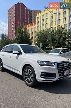 Внедорожник / Кроссовер Audi Q7 2016 в 