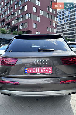 Внедорожник / Кроссовер Audi Q7 2019 в 