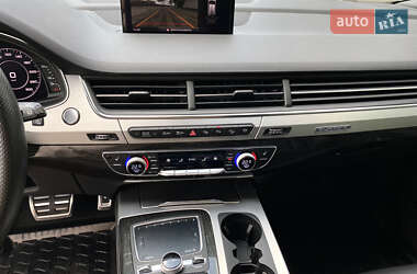 Внедорожник / Кроссовер Audi Q7 2018 в 