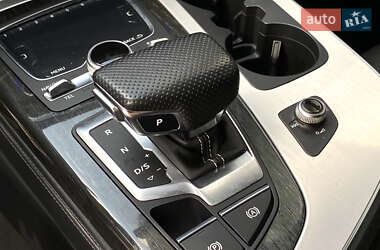 Внедорожник / Кроссовер Audi Q7 2018 в 
