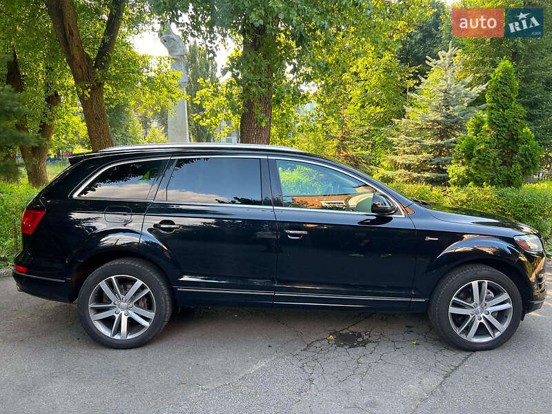Внедорожник / Кроссовер Audi Q7 2015 в Киеве