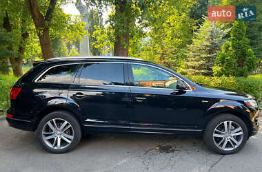 Позашляховик / Кросовер Audi Q7 2015 в 